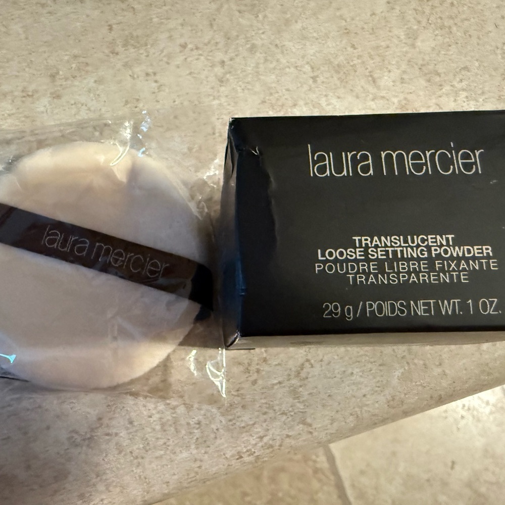 NEW Laura Mercier Translucent Setting Powder with Puff